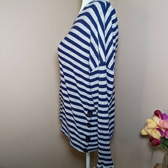 Three dots long sleeve blouse Size M - Picture 2 of 7